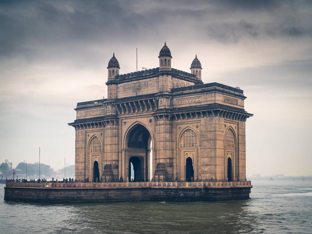 Discover bombay india: a cultural and historical exploration